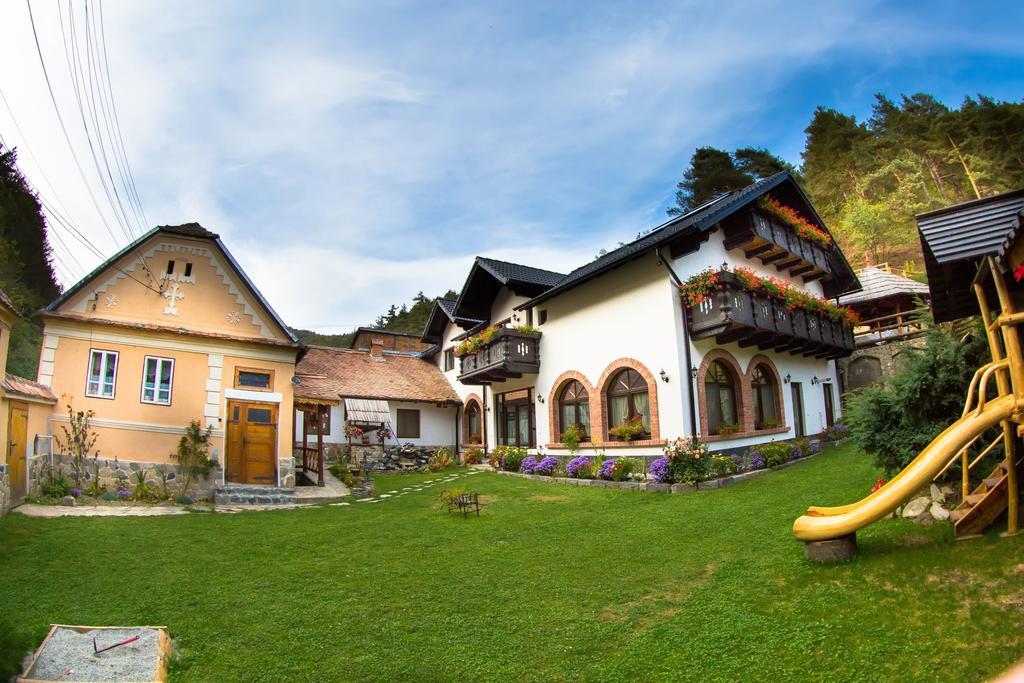 Отель Casa Stefania Телмачу Экстерьер фото