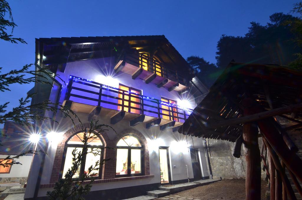 Отель Casa Stefania Телмачу Экстерьер фото